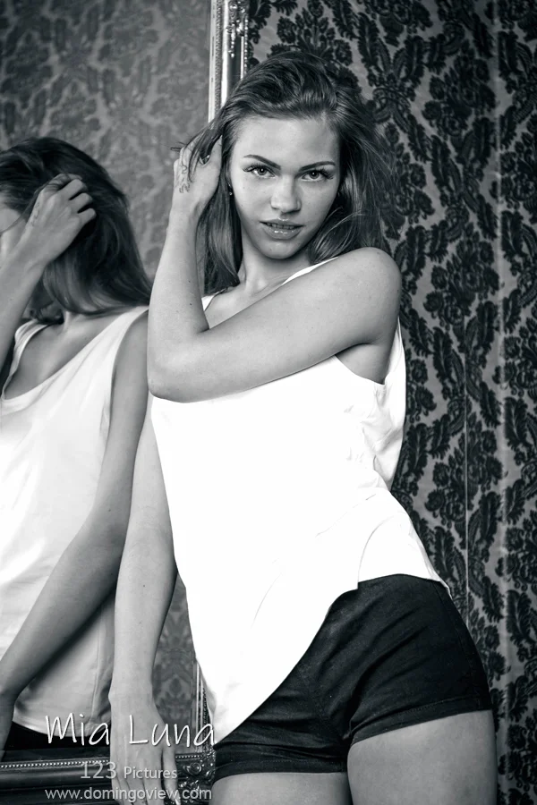 Mia Luna black and white