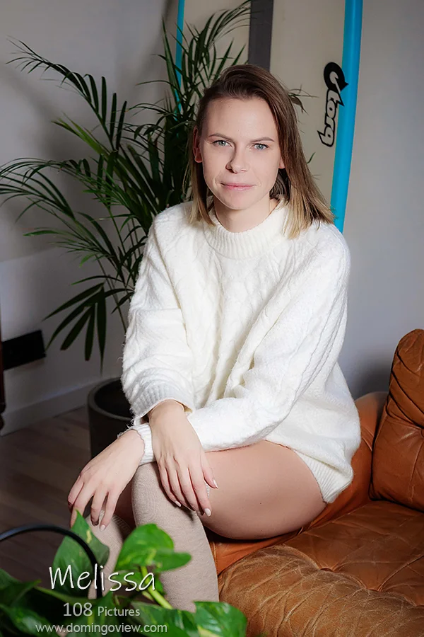 Melissa Lets The Plants Stare